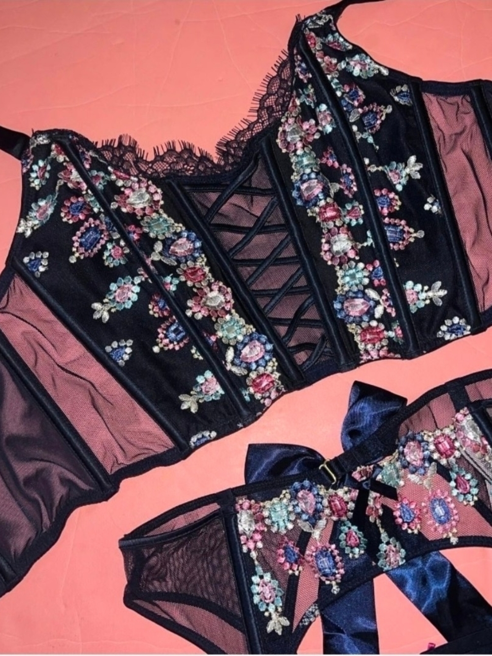 Victoria's Secret Dream Angels bra and garter set xs/small